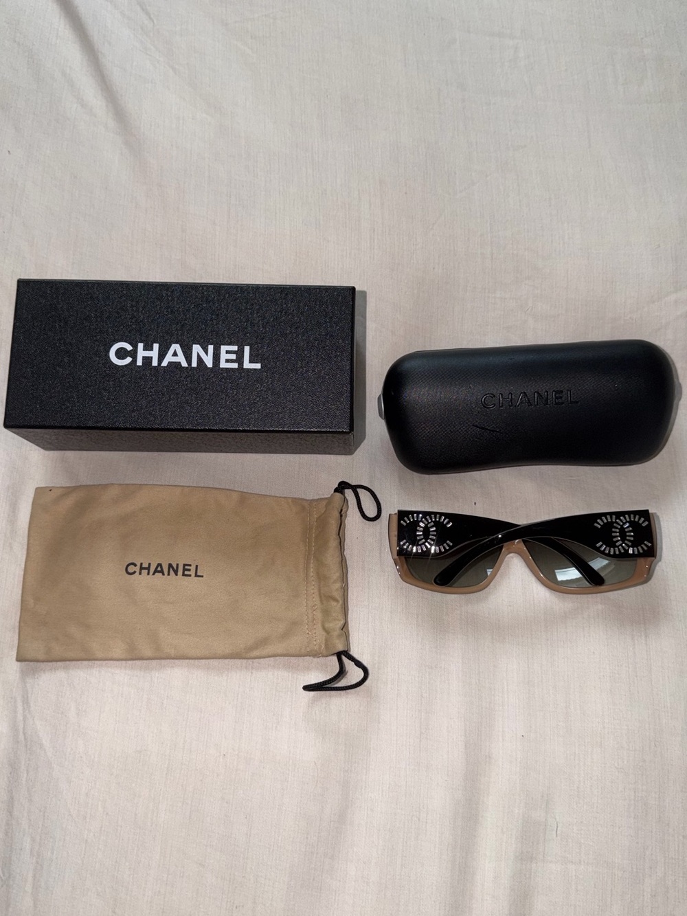AUTHENTIC VINTAGE CHANEL Crystal sunglasses Black/Beige Baguette